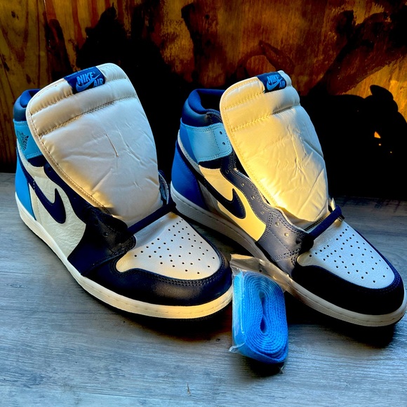 Jordan 1 Retro High Obsidian UNC Mens - Picture 2 of 4